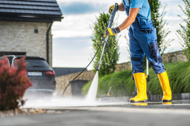 Best Commercial Building Pressure Washing  in New Castle, PA